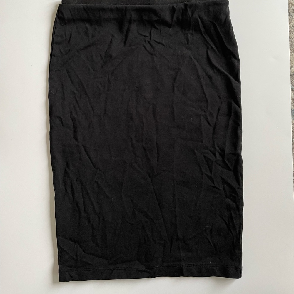 Forever21 knee length black skirt size small